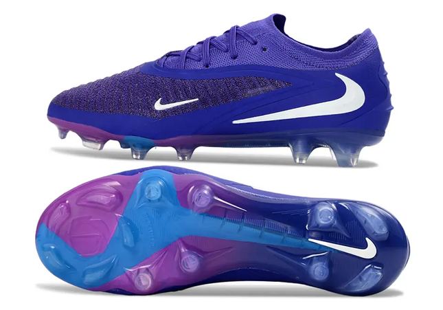 Nike Phantom 6 Elite Firm Ground Football Boots for Men in action by Nike