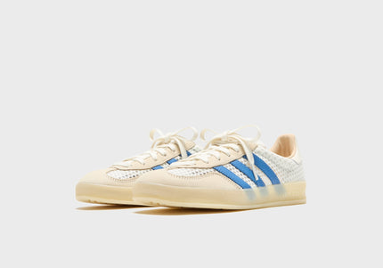 adidas Gazelle Indoor - Off White / Focus Blue / Warm Vanilla