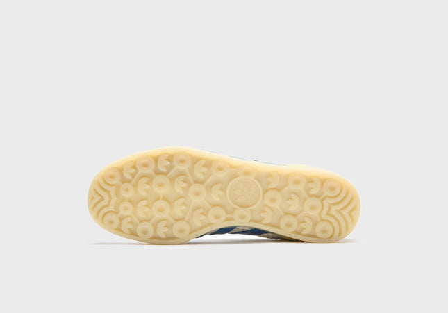 adidas Gazelle Indoor - Off White / Focus Blue / Warm Vanilla