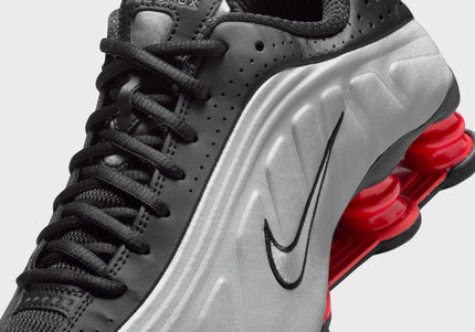 Nike Shox R4 - Black / Metallic Silver / Light Crimson