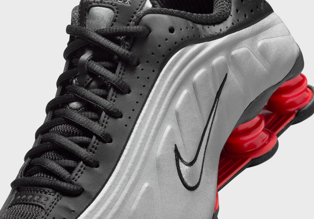 Nike Shox R4 - Black / Metallic Silver / Light Crimson