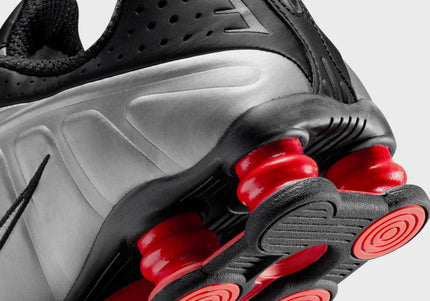 Nike Shox R4 - Black / Metallic Silver / Light Crimson