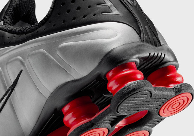 Nike Shox R4 - Black / Metallic Silver / Light Crimson