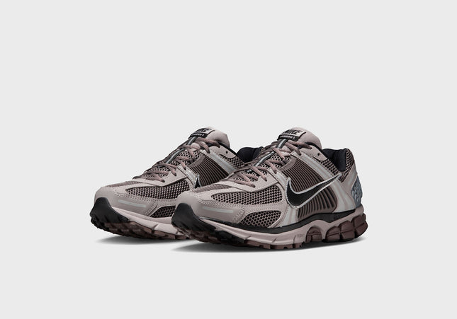 Nike Zoom Vomero 5 - College Grey / Black / Cave Stone