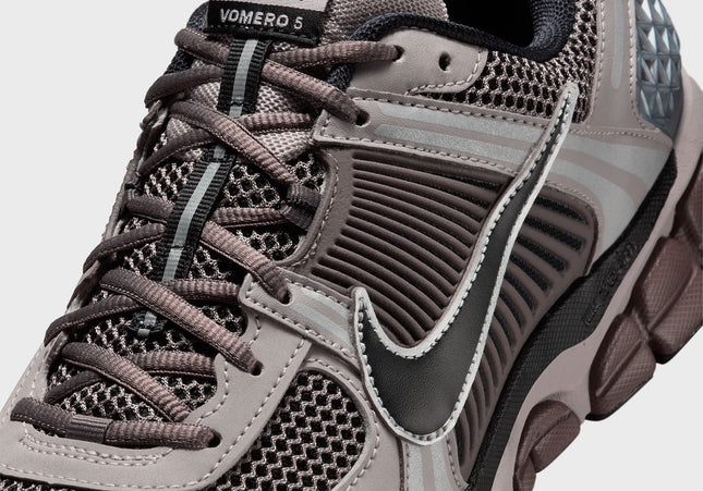 Nike Zoom Vomero 5 - College Grey / Black / Cave Stone