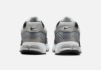 Nike Zoom Vomero 5 - Metallic Silver / Black / Pure Platinum