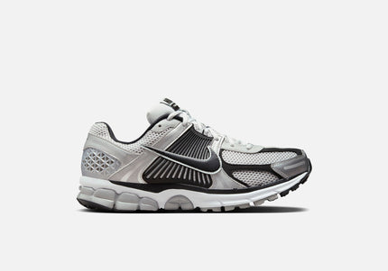 Nike Zoom Vomero 5 - Metallic Silver / Black / Pure Platinum