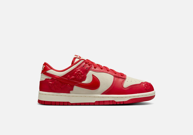 Nike WMNS Dunk Low SE - Coconut Milk / University Red / Pale Ivory
