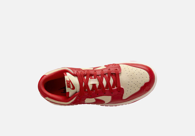Nike WMNS Dunk Low SE - Coconut Milk / University Red / Pale Ivory