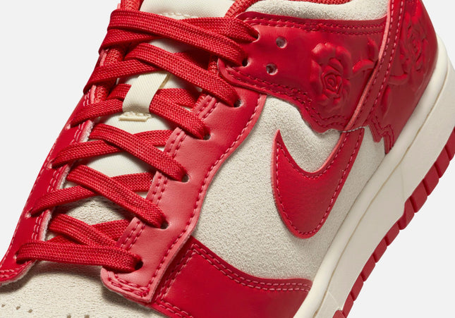Nike WMNS Dunk Low SE - Coconut Milk / University Red / Pale Ivory