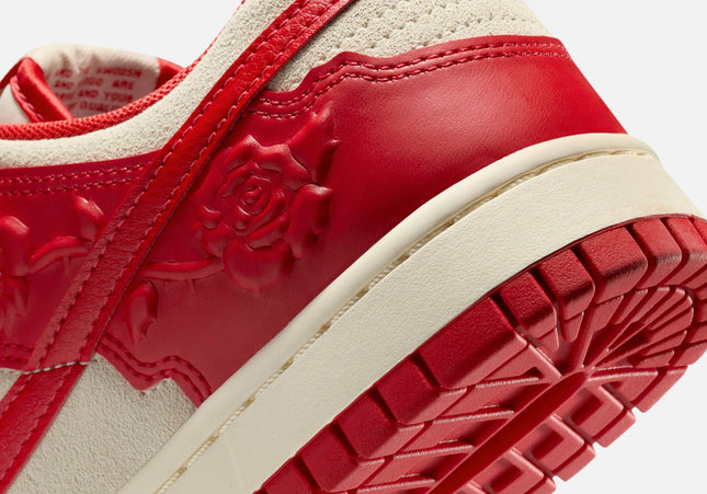 Nike WMNS Dunk Low SE - Coconut Milk / University Red / Pale Ivory