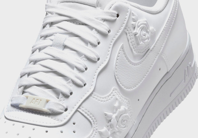 Nike WMNS Air Force 1 '07 SE - White / White / White / Black