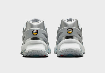 Nike WMNS Air Max Dn8 - Wolf Grey / Off-White / Metallic Silver