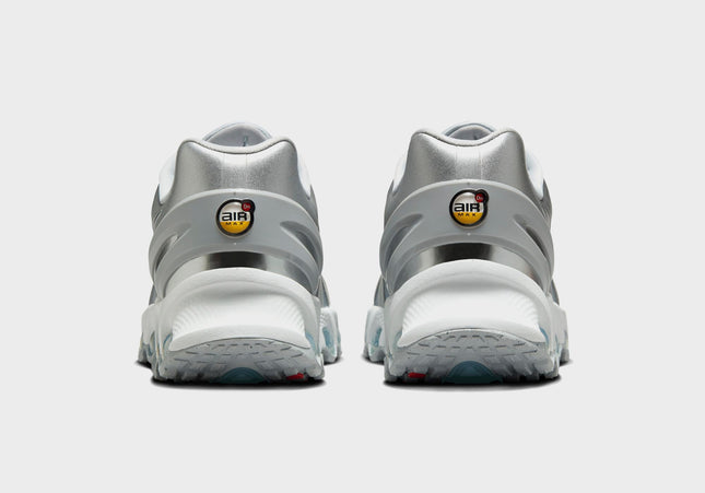 Nike WMNS Air Max Dn8 - Wolf Grey / Off-White / Metallic Silver