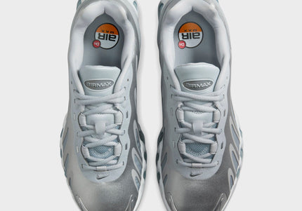 Nike WMNS Air Max Dn8 - Wolf Grey / Off-White / Metallic Silver