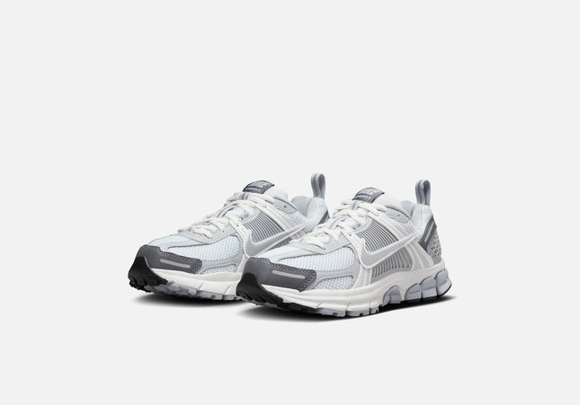 Nike GS Zoom Vomero 5 - Pure Platinum / Metallic Silver / Summit White / Dark Grey