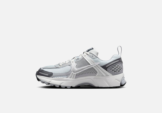 Nike GS Zoom Vomero 5 - Pure Platinum / Metallic Silver / Summit White / Dark Grey