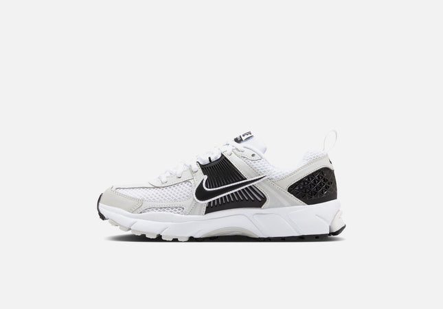 Nike GS Zoom Vomero 5 - White / Black / Platinum Tint / Metallic Platinum