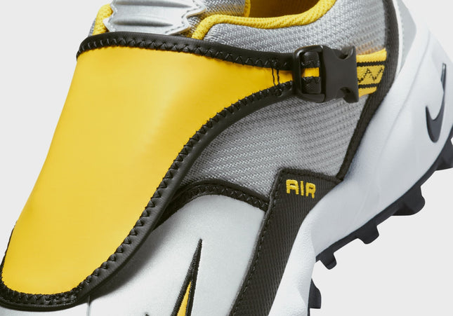 Nike ACG Phassad - Black / Yellow Zest / Metallic Silver