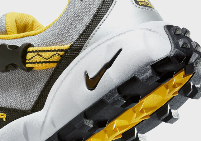 Nike ACG Phassad - Black / Yellow Zest / Metallic Silver