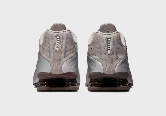 Nike Shox R4 - Cave Stone / Cave Stone / College Grey