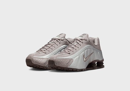 Nike Shox R4 - Cave Stone / Cave Stone / College Grey