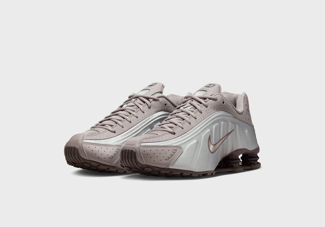 Nike Shox R4 - Cave Stone / Cave Stone / College Grey