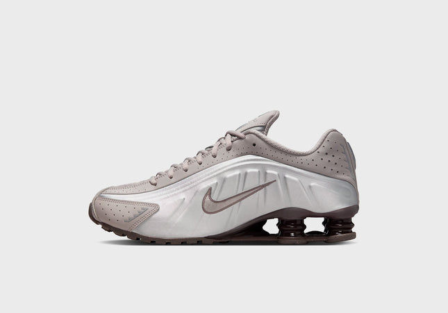 Nike Shox R4 - Cave Stone / Cave Stone / College Grey