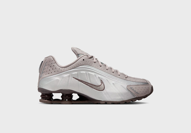 Nike Shox R4 - Cave Stone / Cave Stone / College Grey