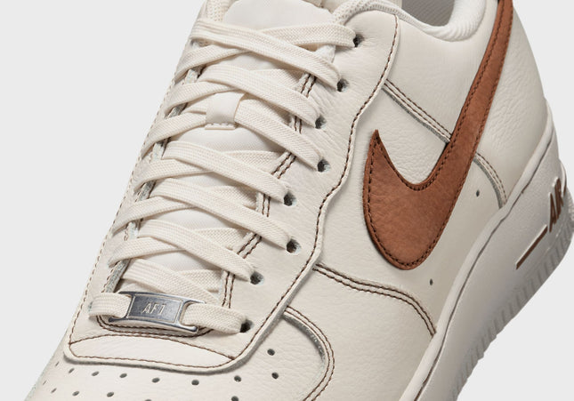 Nike Air Force 1 '07 LV8 - Ivory / Saddle Brown
