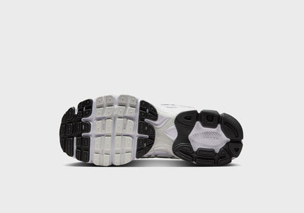Nike WMNS Air Max Moto 2K - White / Photon Dust / Metallic Silver / Black