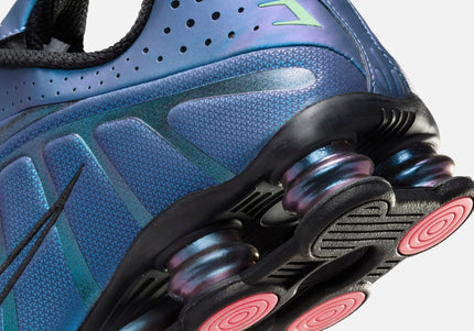 Nike Shox R4 - Black / Hot Punch