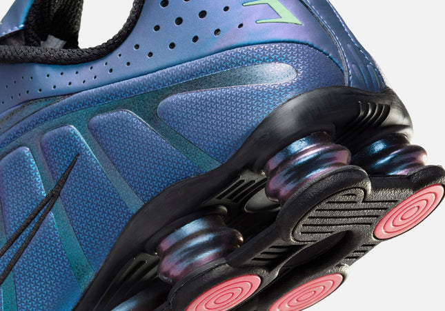 Nike Shox R4 - Black / Hot Punch