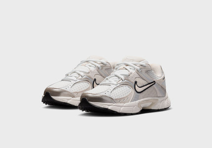 Nike GS V5 Rnr - Summit White / Light Orewood Brown / Sail / Black
