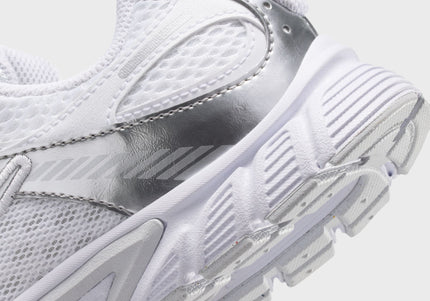 Nike GS V5 Rnr - White / Metallic Silver / Pure Platinum