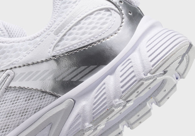 Nike GS V5 Rnr - White / Metallic Silver / Pure Platinum