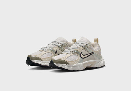 Nike PS V5 Rnr - Summit White / Light Orewood Brown / Sail / Black