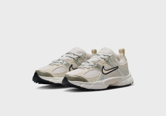 Nike PS V5 Rnr - Summit White / Light Orewood Brown / Sail / Black