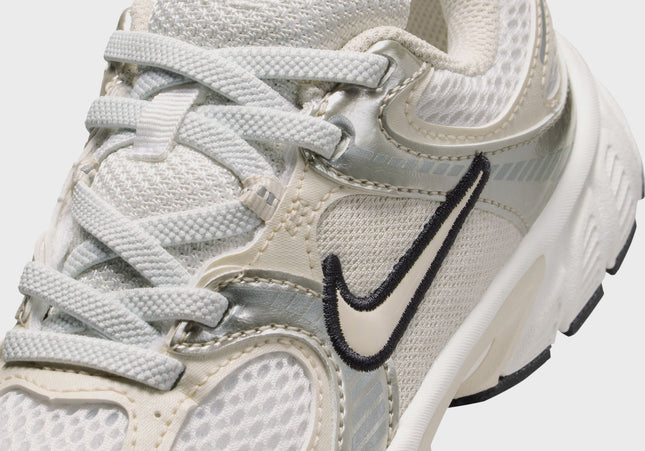 Nike PS V5 Rnr - Summit White / Light Orewood Brown / Sail / Black