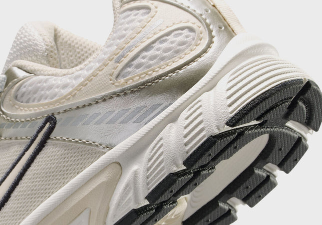 Nike PS V5 Rnr - Summit White / Light Orewood Brown / Sail / Black