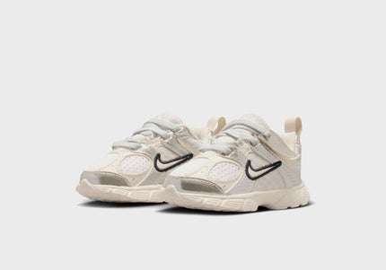 Nike TD V5 Rnr - Summit White / Light Orewood Brown / Sail / Black