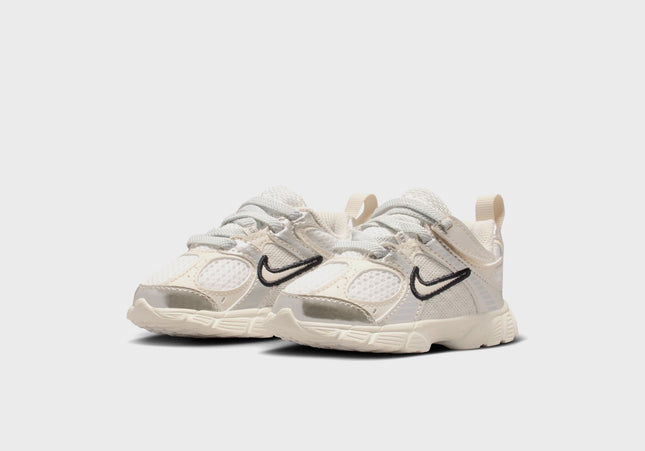 Nike TD V5 Rnr - Summit White / Light Orewood Brown / Sail / Black