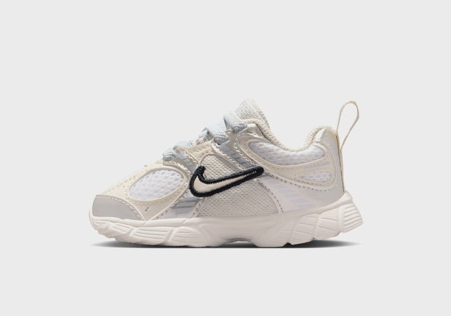 Nike TD V5 Rnr - Summit White / Light Orewood Brown / Sail / Black