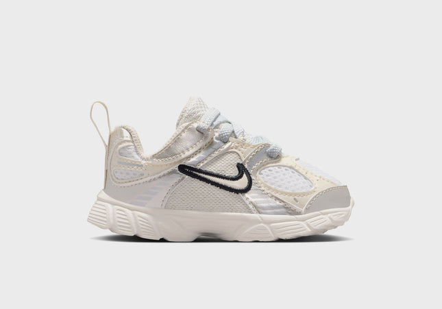 Nike TD V5 Rnr - Summit White / Light Orewood Brown / Sail / Black