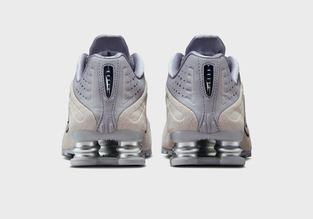 Nike WMNS Shox R4 - Cement Grey / College Grey / Metallic Silver / Black