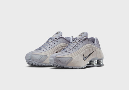 Nike WMNS Shox R4 - Cement Grey / College Grey / Metallic Silver / Black