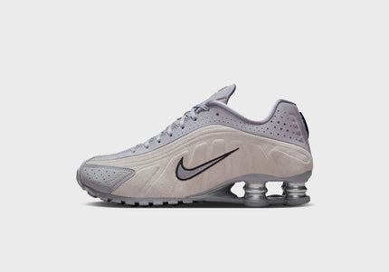 Nike WMNS Shox R4 - Cement Grey / College Grey / Metallic Silver / Black
