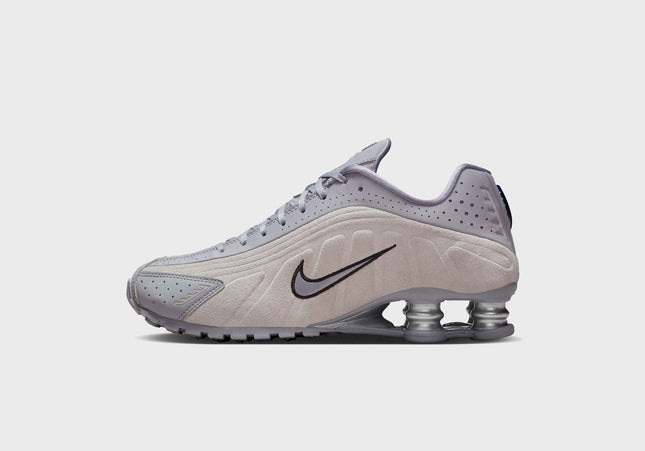 Nike WMNS Shox R4 - Cement Grey / College Grey / Metallic Silver / Black