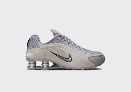 Nike WMNS Shox R4 - Cement Grey / College Grey / Metallic Silver / Black