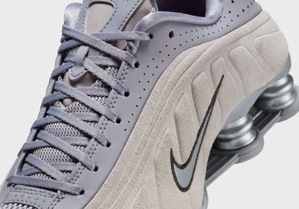 Nike WMNS Shox R4 - Cement Grey / College Grey / Metallic Silver / Black